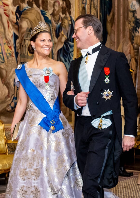 Tout comme la princesse Victoria, saluée pour le recyclage de sa robe. 
La princesse Victoria de Suède et le prince Daniel - Dîner d'Etat pour la visite du président Emmanuel Macron et de sa femme Brigitte, Stockholm, Suède, 30 janvier 2024.