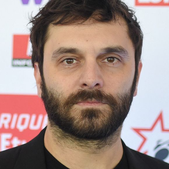 "Pour elle, notamment, je ne peux pas envisager de me contenter du minimum."
Pio Marmaï - Les célébrités assistent au Grand Prix d'Amérique 2023 à l'hippodrome de Vincennes, à Paris le 29 janvier 2023.