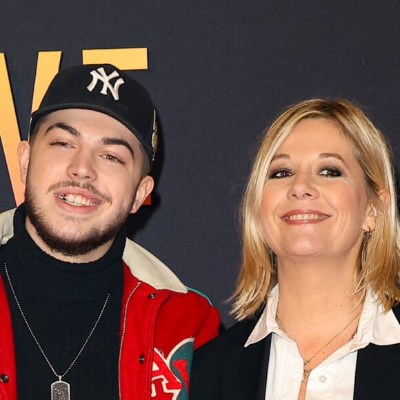 Flavie Flament et son fils Enzo, né le 8 février 2004 de ses amours avec Benjamin Castaldi, étaient complices sur tapis rouge.
Flavie Flament et son fils Enzo Castaldi (La Zoz) - Première du film "Bob Marley One Love" au Grand Rex à Paris le 1 fevrier 2024. © Coadic Guirec/Bestimage 