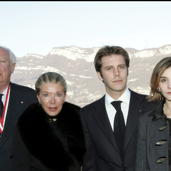 Le prince Emmanuel Philibert de Savoie, Clotilde Courau avec la princesse Marina Doria et le prince Victor-Emmanuel de Savoie assistent à une messe en hommage à Umberto II d'Italie et la reine Marie Jose le 19 mars 2005
