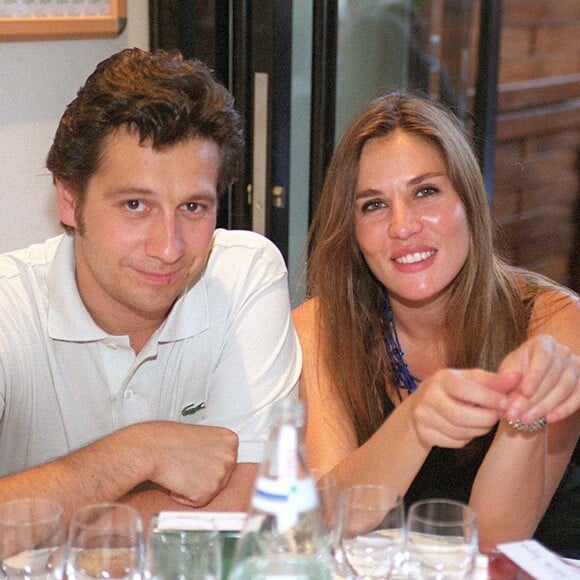 C'est un sujet qu'elle abordait dans une interview accordée à "Paris Match" en 2015.
Laurent Gerra et Mathilde Seigner - Tournoi de tennis Roland Garros en 2001 à Paris.