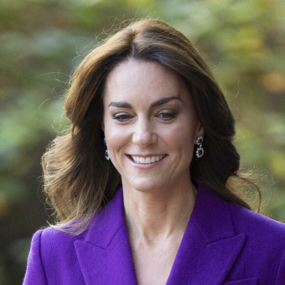 Catherine (Kate) Middleton, princesse de Galles arrive au Design Museum pour co-organiser l'événement avec le Centre de la Fondation Royale pour la petite enfance à Londres le 15 novembre 2023. 