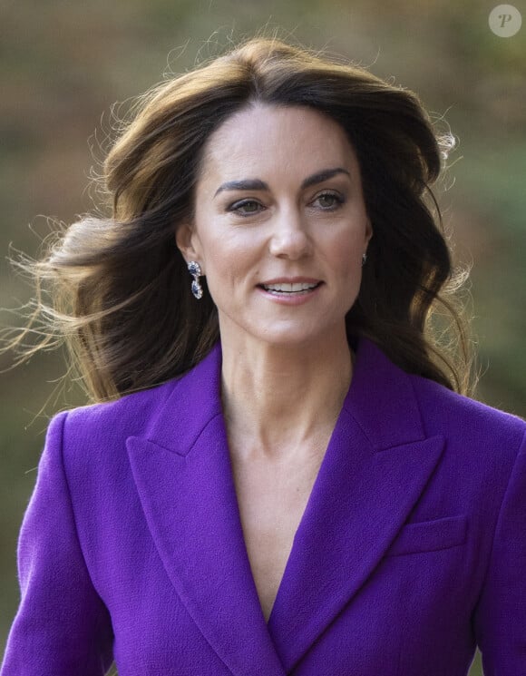 Catherine (Kate) Middleton, princesse de Galles arrive au Design Museum pour co-organiser l'événement avec le Centre de la Fondation Royale pour la petite enfance à Londres le 15 novembre 2023. 