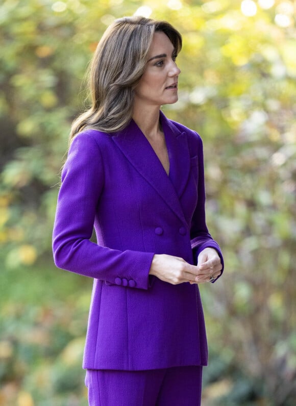 Catherine (Kate) Middleton, princesse de Galles arrive au Design Museum pour co-organiser l'événement avec le Centre de la Fondation Royale pour la petite enfance à Londres le 15 novembre 2023. 