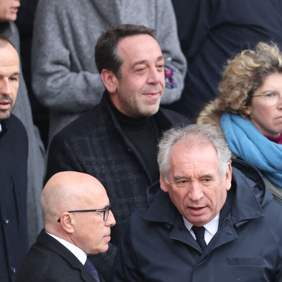 François Bayrou se trouvait également sur place, tout comme le président des Républicains, Éric Ciotti

Eric Ciotti, François Bayrou - Cérémonie d'hommage national aux victimes françaises des attaques terroristes du 7 octobre en Israël dans la cour d'honneur de l'Hôtel national des Invalides le 7 février 2024. Quatre mois jour pour jour après les attentats terroristes qui ont frappé Israël et le peuple israélien et qui ont causé la mort de 42 de nos concitoyens. A ce jour, trois de nos compatriotes demeurent toujours disparus et présumés otages, et la France n'a de cesse d'oeuvrer avec ses partenaires pour leur libération. © Dominique Jacovides / Bestimage
