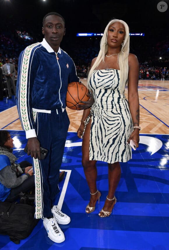 Khaby Lame et Aya Nakamura - Match de Basketball Paris NBA 2023 entre les Pistons de Detroit et les Bulls de Chicago à l'Accor Arena Bercy le 19 janvier 2023. © Veeren/Bestimage