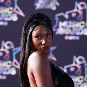 Aya Nakamura au photocall de la 24e édition des "NRJ Music Awards (NMA)" au Palais des Festivals à Cannes le 18 novembre 2022. © Dominique Jacovides / Bestimage