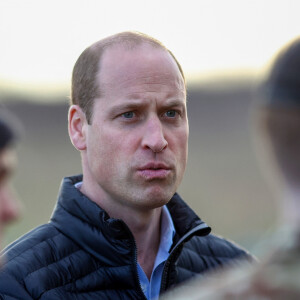 Une allure qui n'a laissé personne de marbre et qui, on l'espère, ne masque pas une énième maladie au sein de la famille royale britannique...
Le prince William de Galles s'est rendu dans une base de troupes militaires britanniques à Rzeszow. Le 22 mars 2023. 