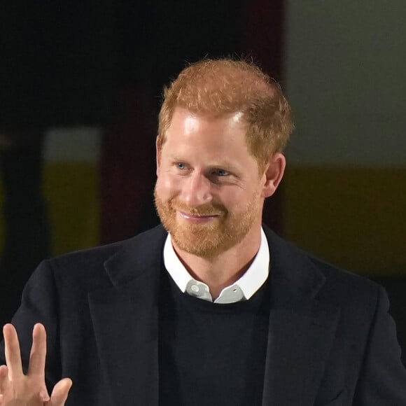 Le prince Harry semble avoir donné un gros indice dans la semaine. 
Prince Harry, Duc de Sussex - Match de hockey entre les Vancouver Canucks et San Jose Sharks, le 20 novembre 2023.