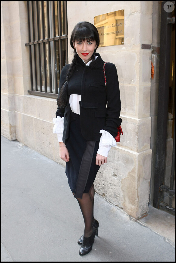 Nolwenn Leroy assiste à la remise d'insigne de Marion Cotillard à Paris le 15 mars 2010 au ministère de la Culture