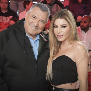 Jean-Marie Bigard et Lola Marois ont accepté de monter leurs enfants Jules et Bella.
Exclusif - Jean-Marie Bigard et sa femme Lola Marois - Enregistrement de l'émission "La Grosse Rigolade" présentée par C.Hanouna le 1er décembre qui sera diffusée à 21h10 sur C8 qui réunira les experts de la blague pour une soirée 100% Darka. © Jack Tribeca / Bestimage 