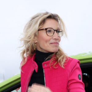 Alexandra Lamy s'est énervée contre Anny Duperey ce dimanche. 
Alexandra Lamy - Les célébrités prennent le volant sur le circuit sur glace Skoda dans le cadre du 27ème festival International du Film de Comédie de l'Alpe d'Huez. © Dominique Jacovides / Bestimage 