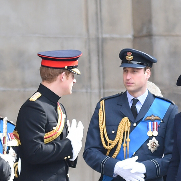 Mais si Harry et Kate se sont toujours montrés présents l'un pour l'autre, c'est parce que la belle brune représentait la soeur que Harry voulait et qu'il n'a jamais eue
Le prince William, le duc de Cambridge et Catherine Kate Middleton, la duchesse de Cambridge, enceinte - Messe pour commémorer la fin des opérations militaires en Afghanistan en la cathédrale St Paul à Londres, le 13 mars 2015. LE 13 Mars 2015 
