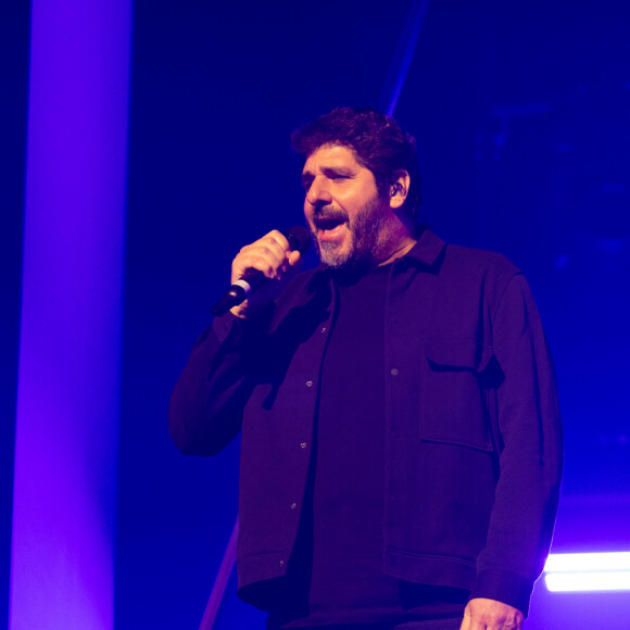 Exclusif - Claudio Capéo en concert au Zenith de Paris...Avec la présence en guest de Patrick Fiori et Eloïz. Son 4ème album " Rose des Vents " est sorti en Novembre dernier et est certifié disque de platine. Il vient d'entamer sa tournée des Zénith partout en France, après une tournée des festivals cet été. Un cadre avec un ticket d'or lui a été remis sur scène par Patrick Fiori pour célébrer les 100.000 tickets vendus sur sa tournée. © Jérémy Melloul / Bestimage 