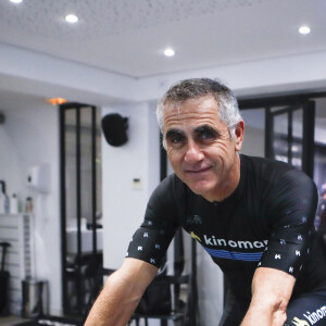 Laurent Jalabert lors de la soirée Kinomap, une application interactive d'entraînement au cyclisme en salle, à Paris le 23 janvier 2024. © Michael Baucher / Panoramic / Bestimage