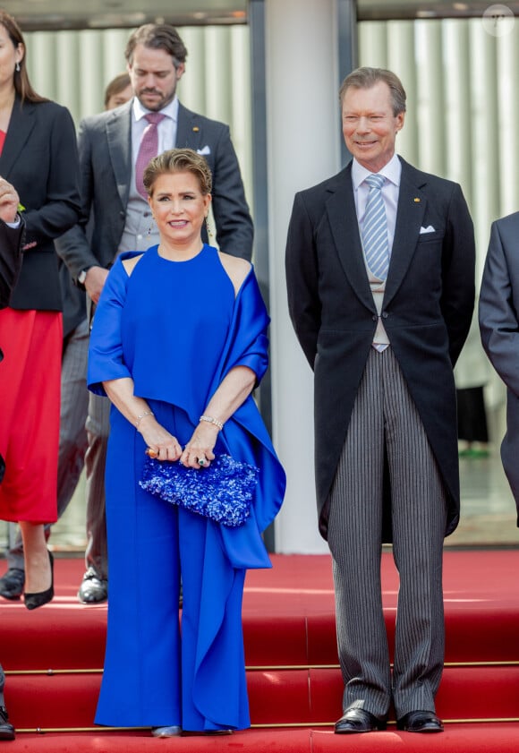 Et leur couple, de "feu et de glace", marche toujours aussi bien. 
Le prince Félix de Luxembourg, Le grand-duc Henri de Luxembourg et La grande-duchesse Maria Teresa de Luxembourg - La famille royale du Luxembourg célèbre la fête nationale à Luxembourg, le 23 juin 2023. 