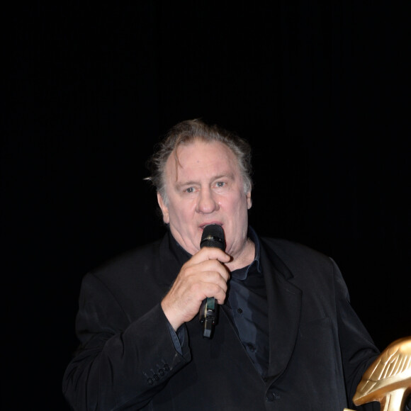 Exclusif - - Gérard Depardieu reçoit un Ibis d'or pour l'ensemble de sa carrière sur la scène du palais de congrès Atlantia lors du 5ème festival du cinéma et musique de film de la Baule le 4 novembre 2018. © Rachid Bellak/Bestimage
