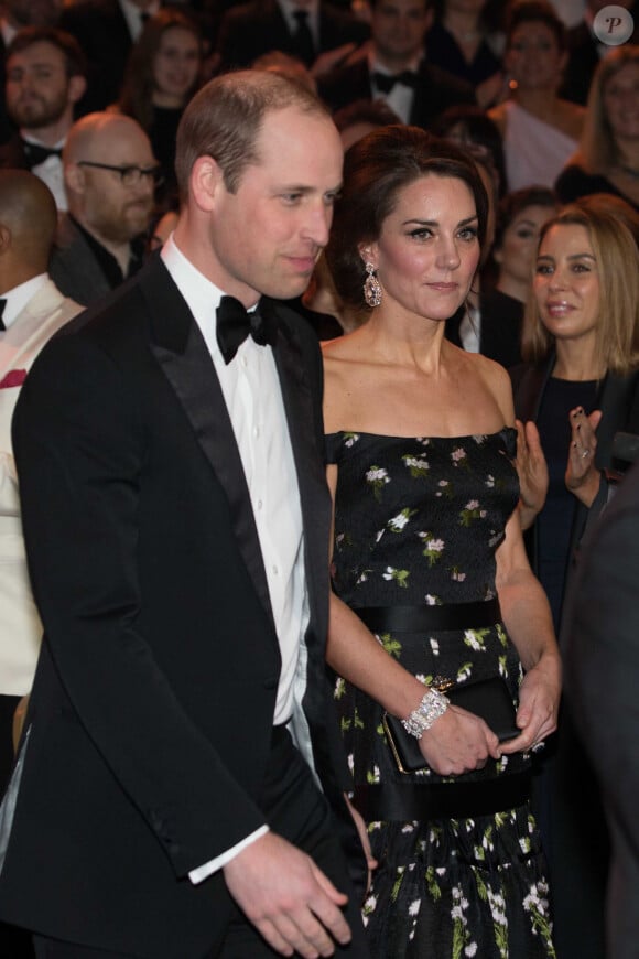 Le prince William a donc dû se rendre à la cérémonie des BAFTAS seul cette année
Le prince William et Catherine Kate Middleton, la duchesse de Cambridge arrivent à la cérémonie des British Academy Film Awards (BAFTA) au Royal Albert Hall à Londres, le 12 février 2017. 