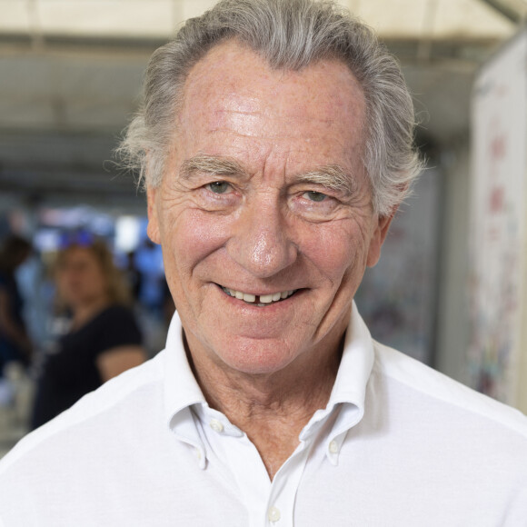 Il a reçu la visite d'un dirigeant sur le plateau
Exclusif - William Leymergie - Festival des Livres et des Artistes organisé par l'association "Lecture pour Tous" engagée dans la lutte contre l'illettrisme au Mail Branly à Paris le 2 juillet 2022. © Pierre Perusseau / Jack Tribeca / Bestimage 