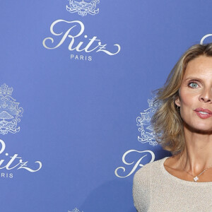 Sylvie Tellier - Photocall des 125 ans du Ritz à Paris Le 14 septembre 2023. Le Ritz Paris a célébré ses 125 ans autour d'une soirée légendaire, en présence de plus de 700 invités, dont de très nombreuses personnalités issues du monde de la mode, des arts et du spectacle. Une soirée exceptionnelle, en hommage à César Ritz, fondateur visionnaire de l'hôtel, et placée sous le signe de l'Or, en écho à Louis XIV, le roi soleil, à l'origine de la célèbre place Vendôme. Durant plusieurs heures, dans le Grand Jardin de l'hôtel, brillant de mille feux, plus de 90 artistes se sont produits sous la direction artistique et la mise en scène et en danse de F. Fontan. Une scénographie somptueuse rappelant les grandes fêtes du Château de Versailles. La direction musicale a quant à elle été confiée au chef d'orchestre et compositeur T. Roussel. La soirée se déroulait en 3 actes : " le roi chante ", " le roi danse ", et " tout le monde danse ". Les invités ont été éblouis par les performances des artistes dont le duo Charlie Voodoo et Théophile Alexandre, accompagnés de danseuses inspirées de l'exubérante Marquise Casati, de la danseuse Etoile A.Renavand et des danseurs du Ballet de l'Opéra national de Paris - F. Melac, R. Stojanov et T. Coste - les Electrostreet, le Symphonic Orchestra du Ritz Paris et ses musiciens, les Dj back to back Desiderata, P. Winter et K.Smile... sans oublier D. Bürki, rayonnante Maîtresse de cérémonie. Toute l'offre gastronomique de cette soirée a été confiée à J. Legras, Chef Exécutif du Ritz Paris, à F. Perret, Chef Pâtissier de l'hôtel, et à R. de Courcy, Chef Barman. Une soirée extraordinaire pour célébrer 125 ans de légende et ancrer le Ritz Paris dans l'éternité. © Rachid Bellak/ Bestimage 