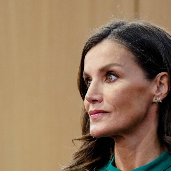 La reine Letizia d'Espagne lors de l'annonce du lauréat du "Prix Fondation Princesse de Gérone 2024" dans la catégorie "Arts" au Centre des arts scéniques et de la musique (CAEM) à Salamanque le 20 février 2024. 