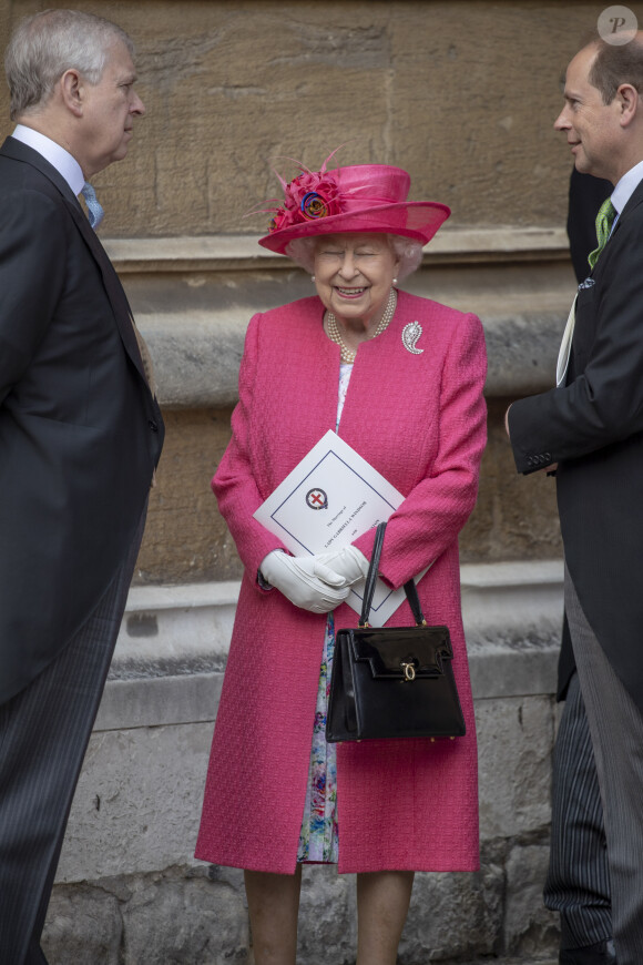 La famille royale y avait assisté, notamment la reine Elizabeth II et certains de ses enfants.
La reine Elisabeth II d'Angleterre, - Mariage de Lady Gabriella Windsor avec Thomas Kingston dans la chapelle Saint-Georges du château de Windsor le 18 mai 2019. 