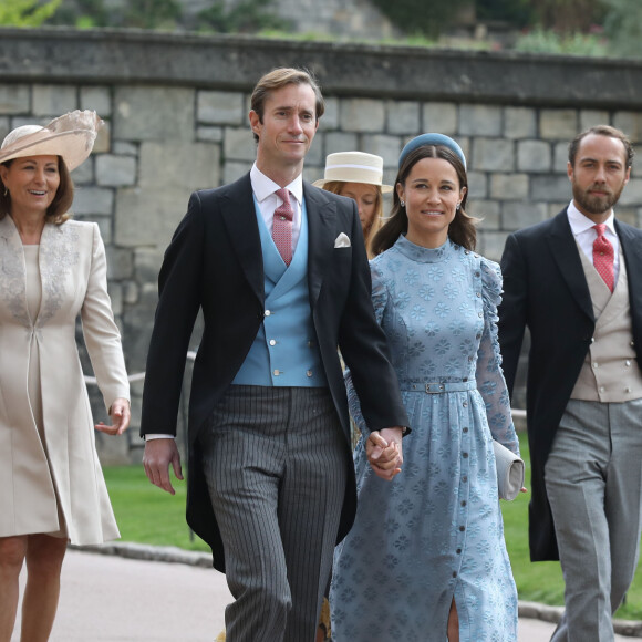 Carole et Michael Middleton, Pippa Middleton, son mari James Matthews, James Middleton et sa compagne Alizee Thevenet - Mariage de Lady Gabriella Windsor avec Thomas Kingston dans la chapelle Saint-Georges du château de Windsor le 18 mai 2019. 