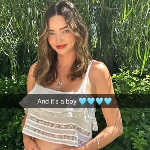 Avant de révéler l'identité du sexe de son bébé.
Miranda Kerr a annoncé qu'elle attendait un garçon. ©Snapchat