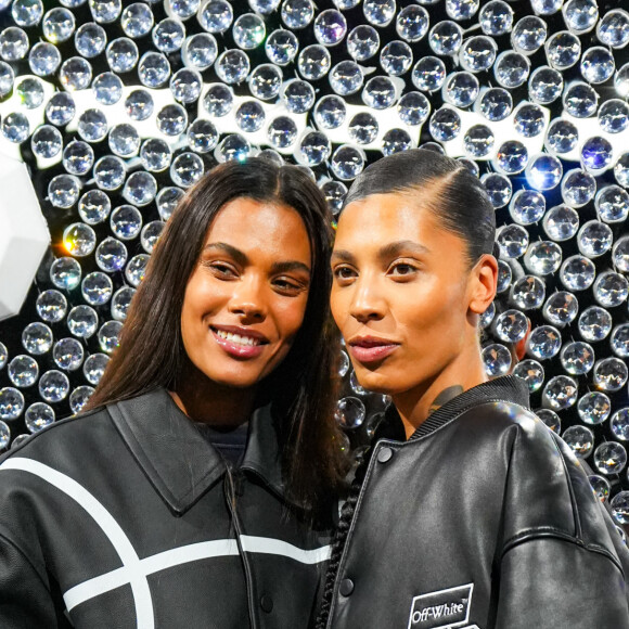 Ex de Vincent Cassel et mère de sa fille Amazonie née en 2019, le mannequin a également posé avec Kai-Isaiah Jamal lors de ce défilé.
Tina Kunakey and Kai-Isaiah Jamal au défilé de mode Off-White collection femme automne/hiver 2024-2025 lors de la fashion week à Paris (PFW) le 29 février 2024. © Lucia Sabatelli / Bestimage 