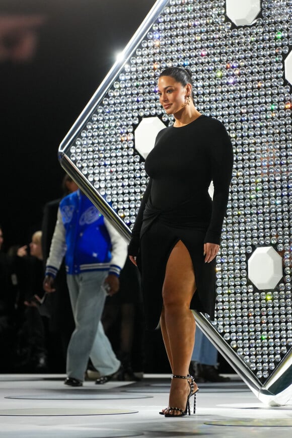Ashley Graham au défilé de mode Off-White collection femme automne/hiver 2024-2025 lors de la fashion week à Paris (PFW) le 29 février 2024. © Lucia Sabatelli / Bestimage 