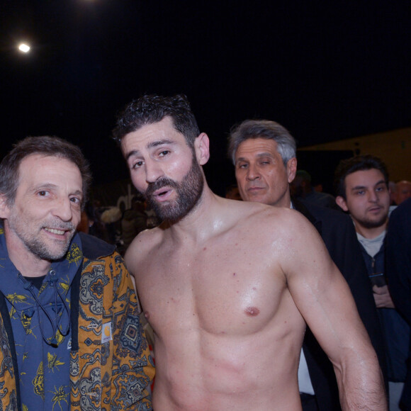 Mathieu Kassovitz, Cyril Benzaquen - Y.Lidon, légende du kickboxing, a battu sur décision partagée C.Benzaquen au terme d'un combat acharné de cinq rounds au Grand Palais Éphémère le 9 février 2024. © Rachid Bellak / Bestimage 