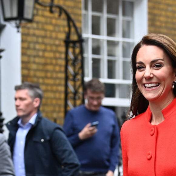 Le prince William, prince de Galles, et Catherine (Kate) Middleton, princesse de Galles, au pub Dog & Duck (Soho) à Londres, le 4 mai 2023. Cette visite a pour objectif de voir comment l'établissement se prépare à célébrer le couronnement du roi d'Angleterre et de la reine consort, prévu le 6 mai 2023. 