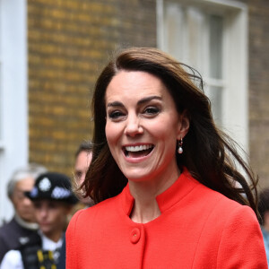 Et c'est probablement à cela que l'on doit ce silence ! 
Le prince William, prince de Galles, et Catherine (Kate) Middleton, princesse de Galles, au pub Dog & Duck (Soho) à Londres, le 4 mai 2023. Cette visite a pour objectif de voir comment l'établissement se prépare à célébrer le couronnement du roi d'Angleterre et de la reine consort, prévu le 6 mai 2023. 