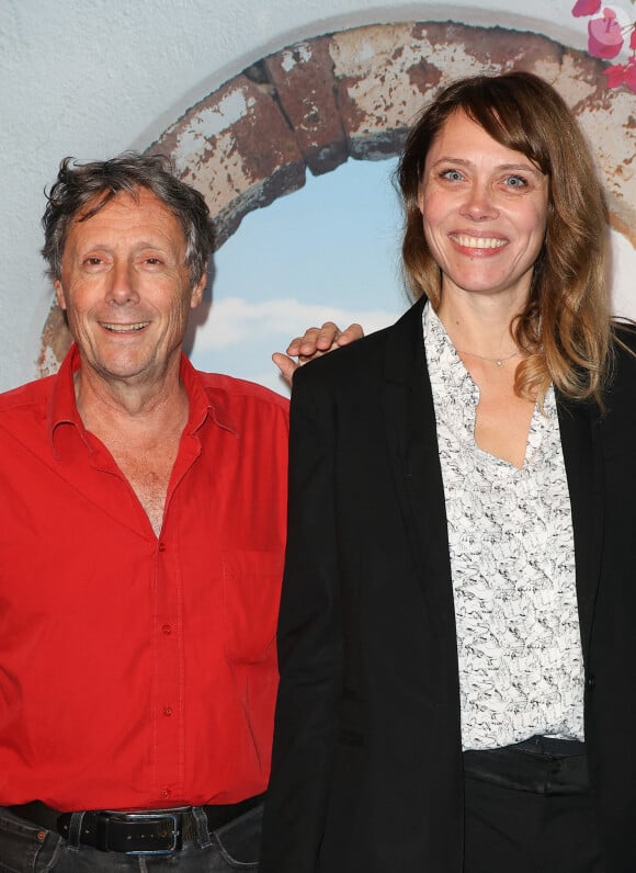 Antoine de Maximy et sa compagne Magalie Benet - Soirée de gala pour la première de la comédie musicale "Mamma Mia ! Le Musical" au Casino de Paris le 26 octobre 2023.© Coadic Guirec/Bestimage