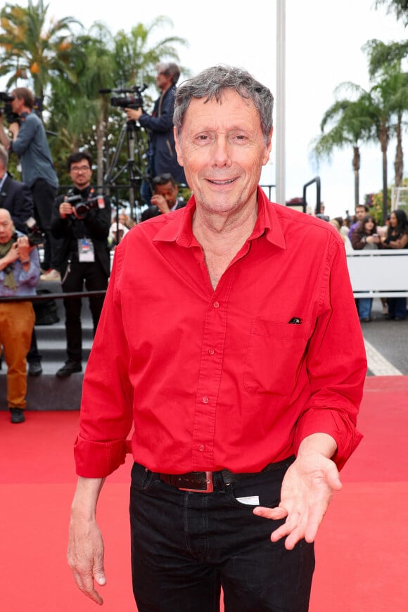 Mais il a eu la surprise d'être sous escorte policière.
Antoine de Maximy - Montée des marches du film " Anselm " lors du 76ème Festival International du Film de Cannes, au Palais des Festivals à Cannes. Le 17 mai 2023 © Jacovides-Moreau / Bestimage