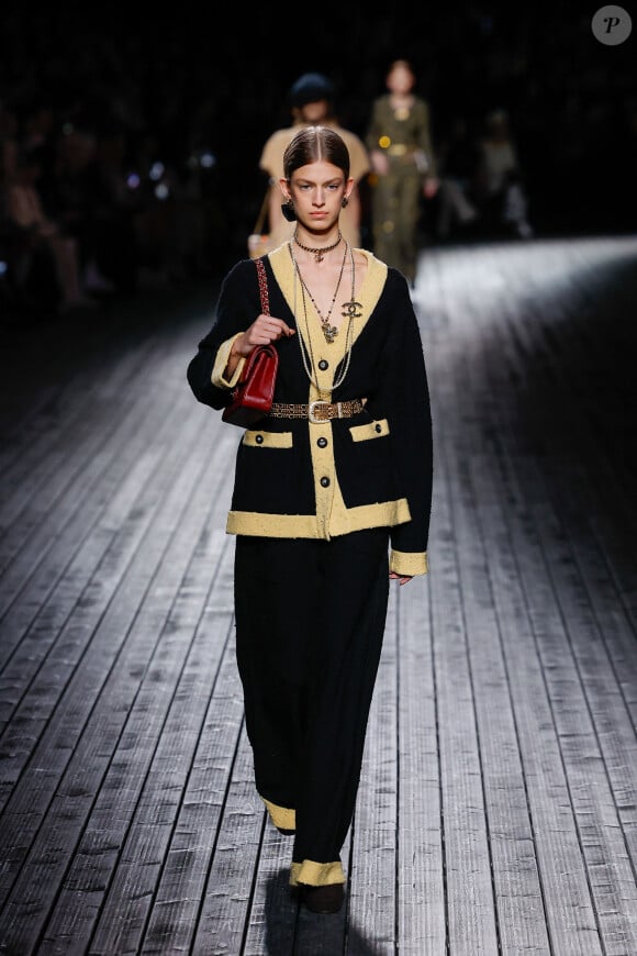 Défilé Chanel mode femme automne / hiver 2024-2025 au Grand Palais Éphémère lors de la Fashion Week de Paris (PFW), à Paris, France, le 5 mars 2024.