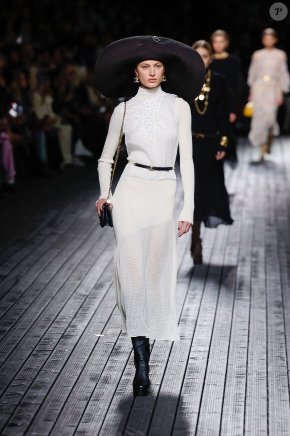Felice Noordhoff - Défilé Chanel mode femme automne / hiver 2024-2025 au Grand Palais Éphémère lors de la Fashion Week de Paris (PFW), à Paris, France, le 5 mars 2024.