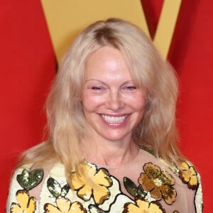 Un choix très osé de la part de l'ancienne playmate
Pamela Anderson à la soirée des Oscars organisée par le magazine Vanity Fair.