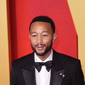 John Legend à la soirée des Oscars organisée par le magazine Vanity Fair.