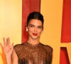 La fille de Kris Jenner était vêtue d'une robe 100% transparente, qui dessinait sa taille de guêpe
Kendall Jenner à la soirée des Oscars organisée par le magazine Vanity Fair.