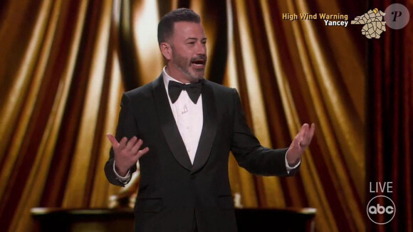 Jimmy Kimmel a envoyé un sacré tacle pendant les Oscars. 
Jimmy Kimmel - Ouverture de la cérémonie des Oscars.