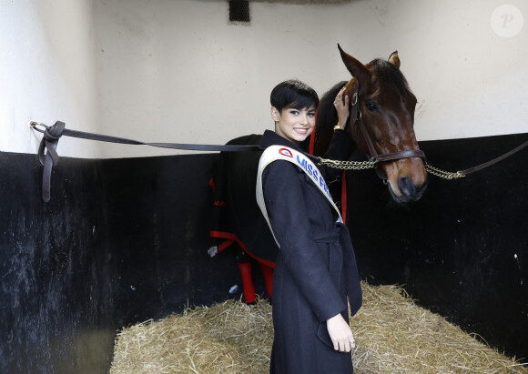 Eve Gilles (Miss France 2024) - Prix de France Speed Race 2024 à l'Hippodrome de Vincennes le 11 février 2024. © Marc Ausset-Lacroix/Bestimage