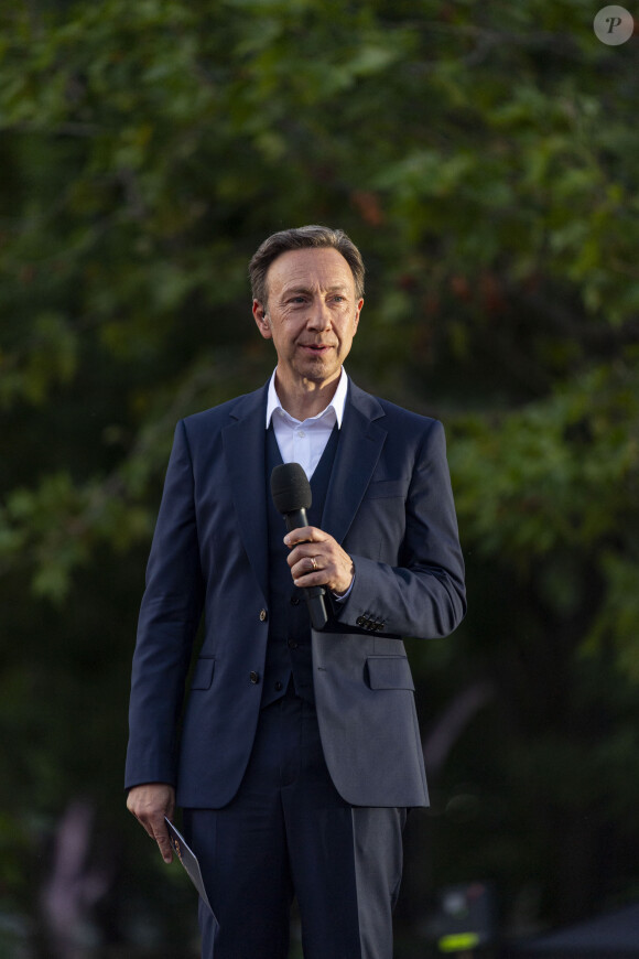 Exclusif - Stéphane Bern lors du 10ème anniversaire du "Grand Concert de Paris" au pied de la Tour Eiffel sur le Champ-de-Mars à Paris, France, le 14 juillet 2023.© Perusseau-Veeren/Bestimage