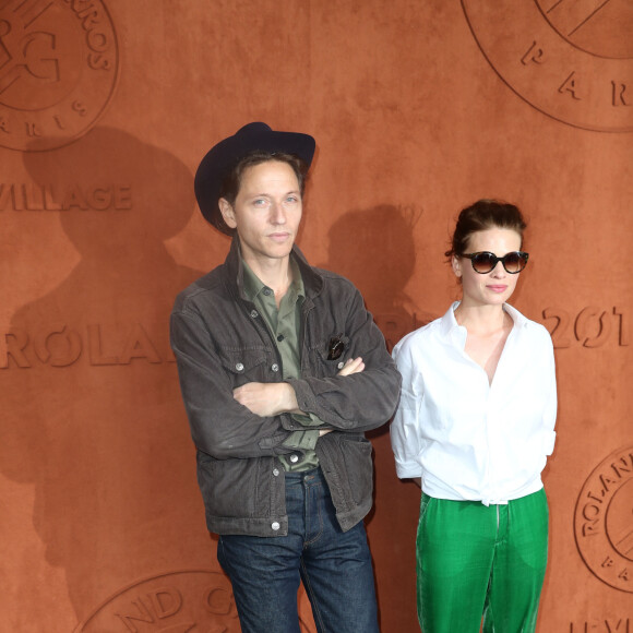 Raphaël et Mélanie Thierry au village des internationaux de France de tennis de Roland Garros 2019 à Paris le 7 juin 2019. © Cyril Moreau / Bestimage 