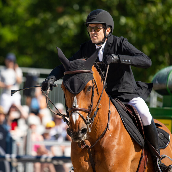 Guillaume Canet sur James Bond du Bec lors du prix Geberit lors de la 9ème édition du "Longines Paris Eiffel Jumping" au Champ de Mars à Paris, France, le 24 juin 2023. © Perusseau-Veeren/Bestimage