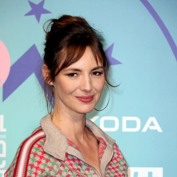 Mais en femme positive et décomplexée, Louise Bourgoin déclare : "c'est pratique pour accoucher"
Louise Bourgoin - 27ème Festival International du Film de Comédie de l'Alpe d'Huez le 16 janvier 2024. © Dominique Jacovides/Bestimage