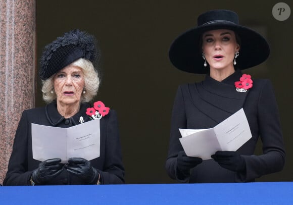 Camilla Parker Bowles, reine consort et Catherine Kate Middleton, princesse de Galles - Les membres de la famille royale d'Angleterre et les personnalités lors du "Remembrance Sunday Service" à Londres le 13 novembre 2022. 