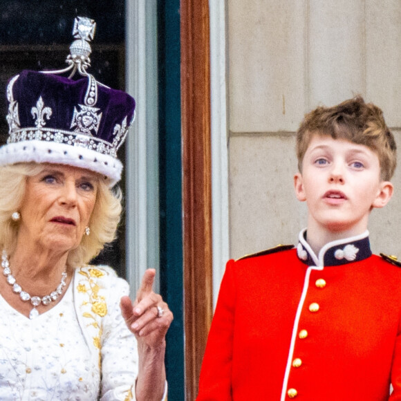 A 13 ans, il avait été son page pendant le couronnement.
Camilla Parker Bowles, reine consort d'Angleterre et Louis Lopes - La famille royale britannique salue la foule sur le balcon du palais de Buckingham lors de la cérémonie de couronnement du roi d'Angleterre à Londres le 5 mai 2023. 