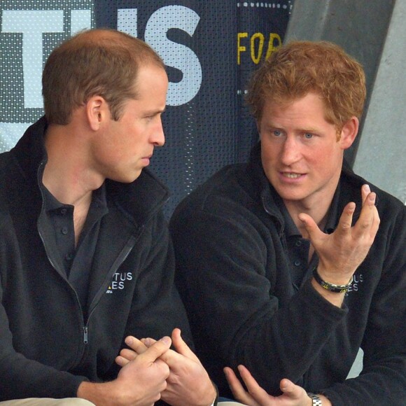 Le prince Charles et ses fils les princes Harry et William assistent aux Invictus Games à Londres