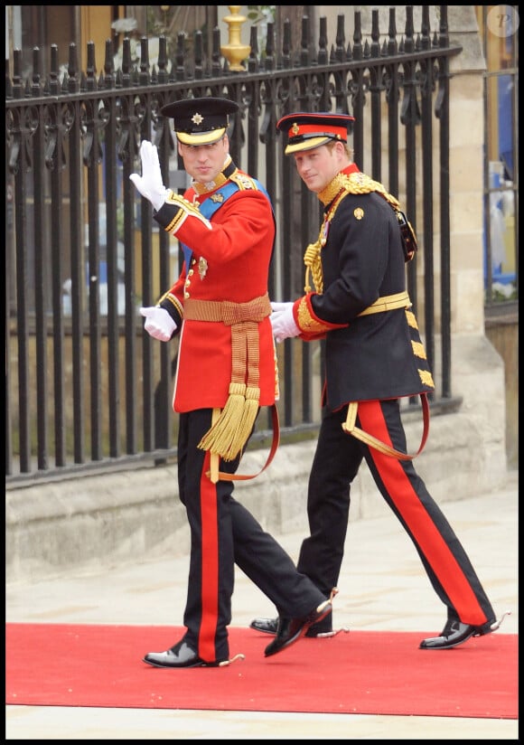 Les occasions de se retrouver sont rares pour les deux frères. A moins qu'ils n'évitent soigneusement de se croiser ?
Le prince William, le prince Harry - Mariage de Kate Middleton et du prince William à l'abbaye de Westminster.